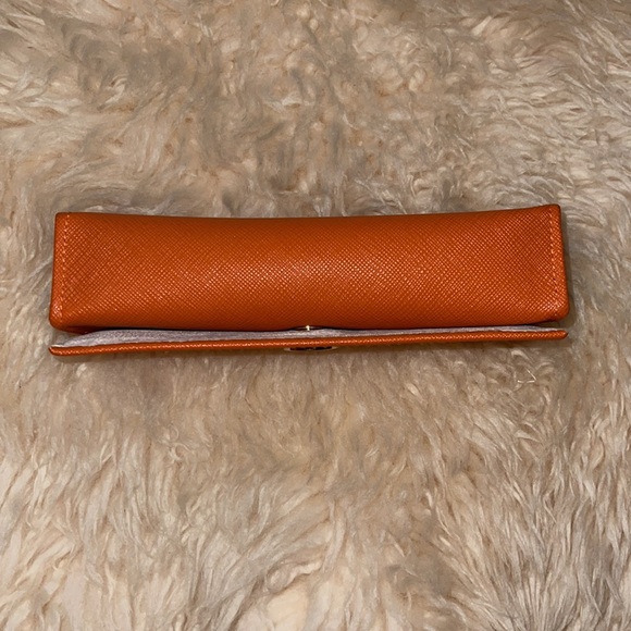 Tory Burch Orange Eyeglass Case with Gold Logo - Picture 4 of 15